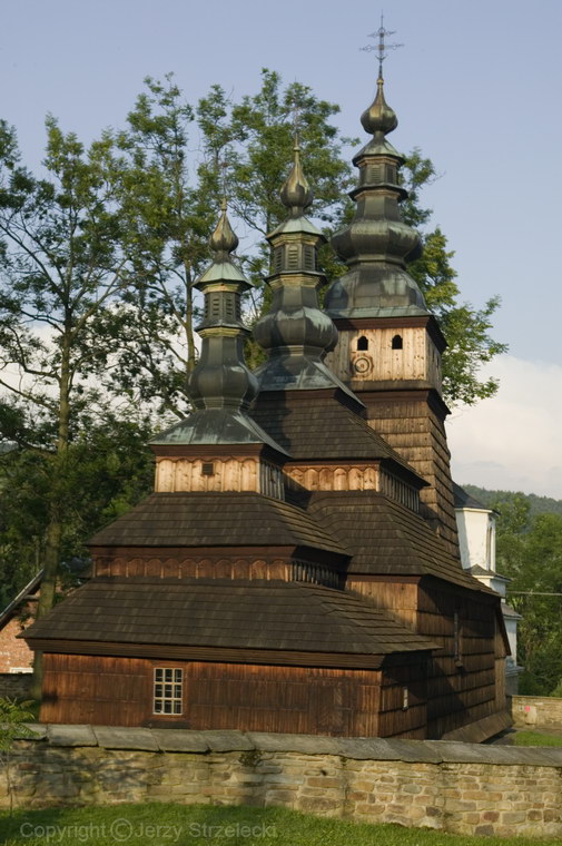 OWCZARY - cerkiew greckokatolicka Opieki Bogurodzicy z 1653 r., jedna z najstarszych i najpiękniejszych cerkwi łemkowskich